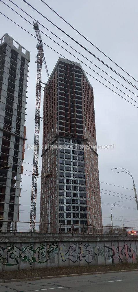 Продажа 3-комнатной квартиры в ЖК "Salut", Киев