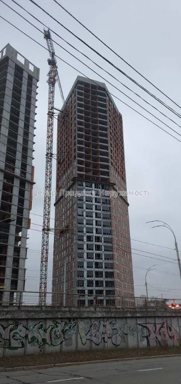 Продажа 3-комнатной квартиры в ЖК "Salut", Киев
