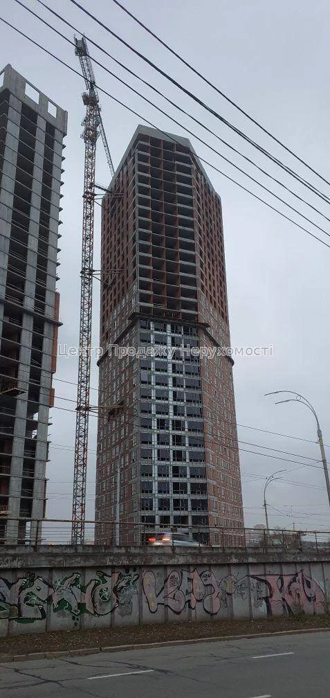 Продажа 3-комнатной квартиры в ЖК "Salut", Киев