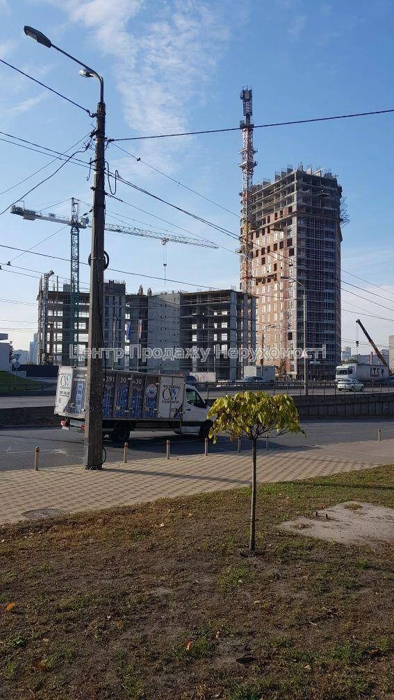 Продажа 3-комнатной квартиры в ЖК "Salut", Киев