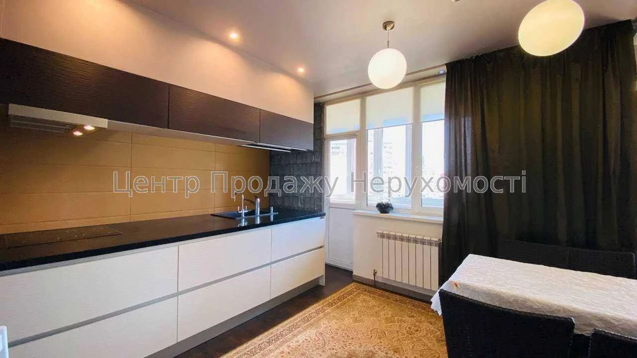 Sale of a 3-room apartment 110 m², 9th/17th floor, Kyiv. Excellent