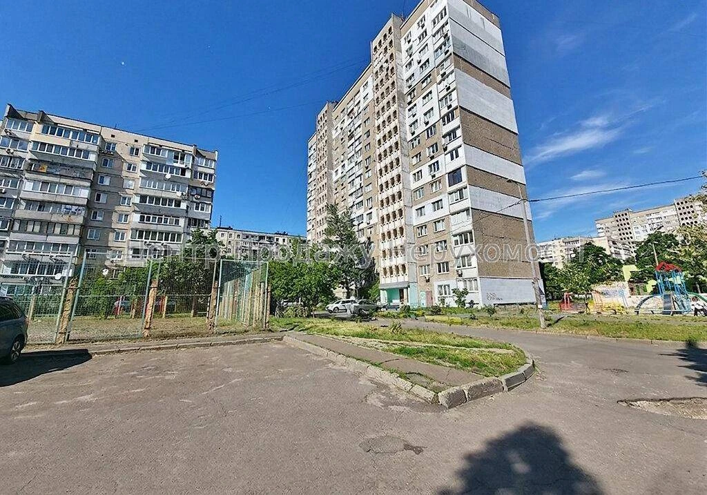 Sale of a 3-room apartment, 15/16 floor, 75/42/8 sq.m., Kyiv – comfort and