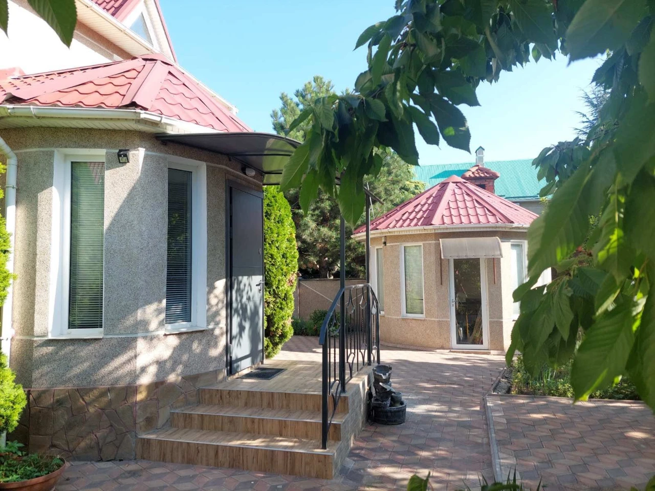 For Sale: Two-Story House in Sovignyone-1, NEAR THE SEA | ID