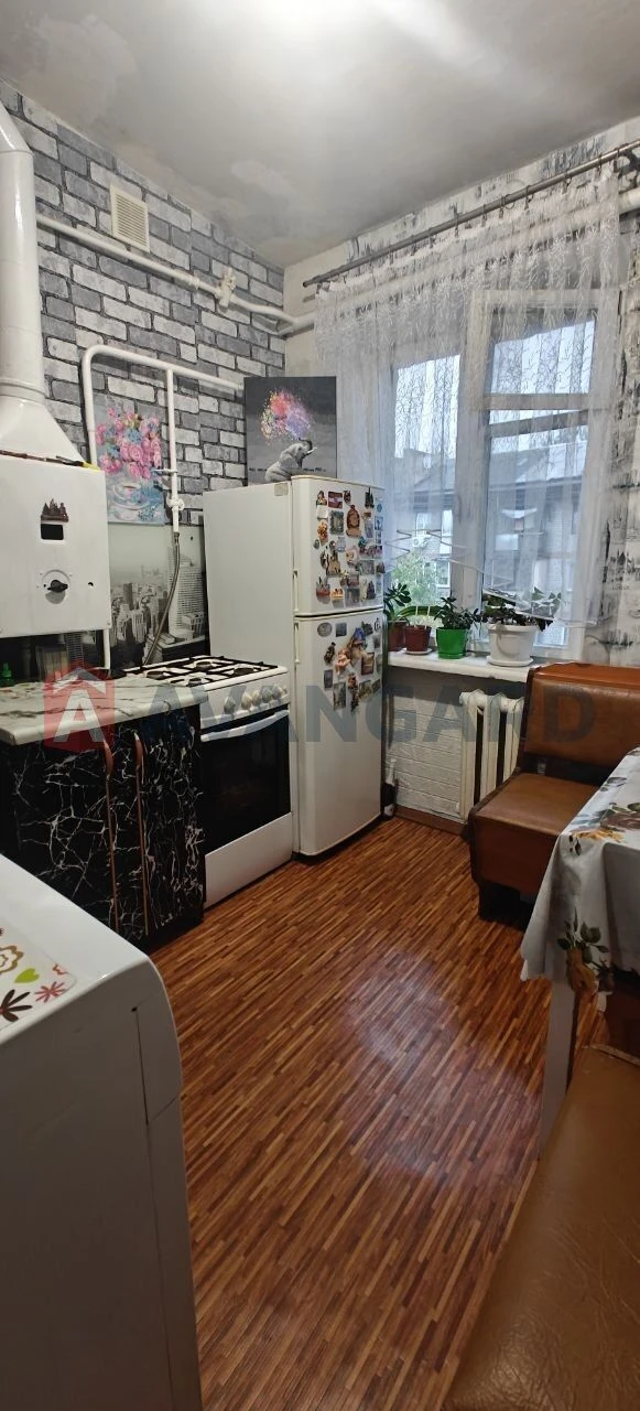 Продам 1-комнатную квартиру, маленький рынок