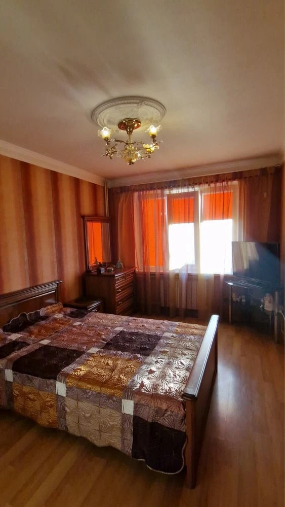 Owner! 3-room apartment with a view on the Bile Lake in Obolona.