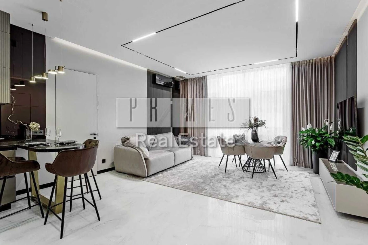 Sale of a 3-bedroom apartment 80m2 with new renovation in the residential complex Boulevard Fontan
