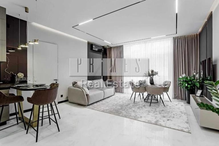 Sale of a 3-bedroom apartment 80m2 with new renovation in the residential complex Boulevard Fontan