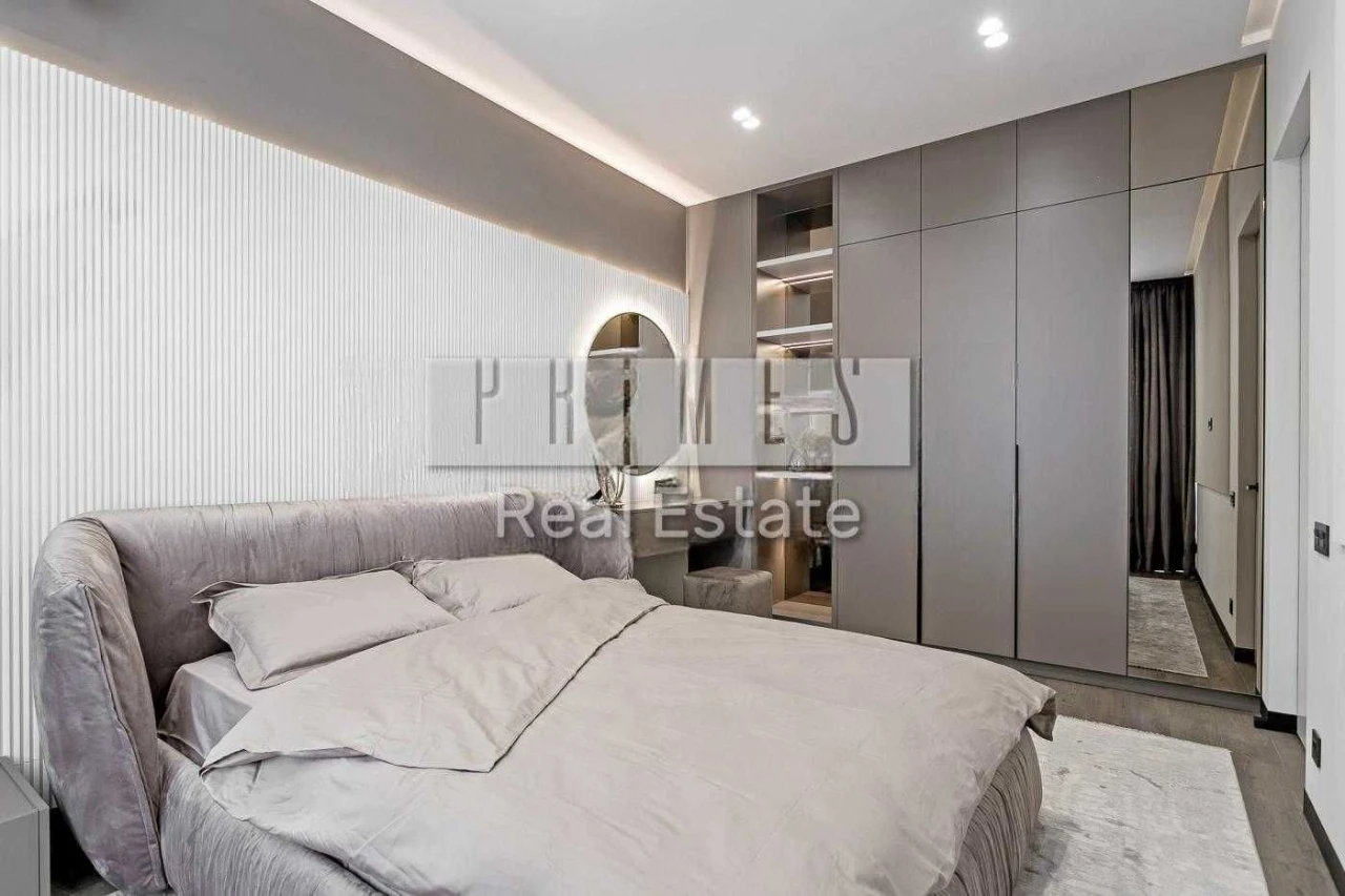 Sale of a 3-bedroom apartment 80m2 with new renovation in the residential complex Boulevard Fontan