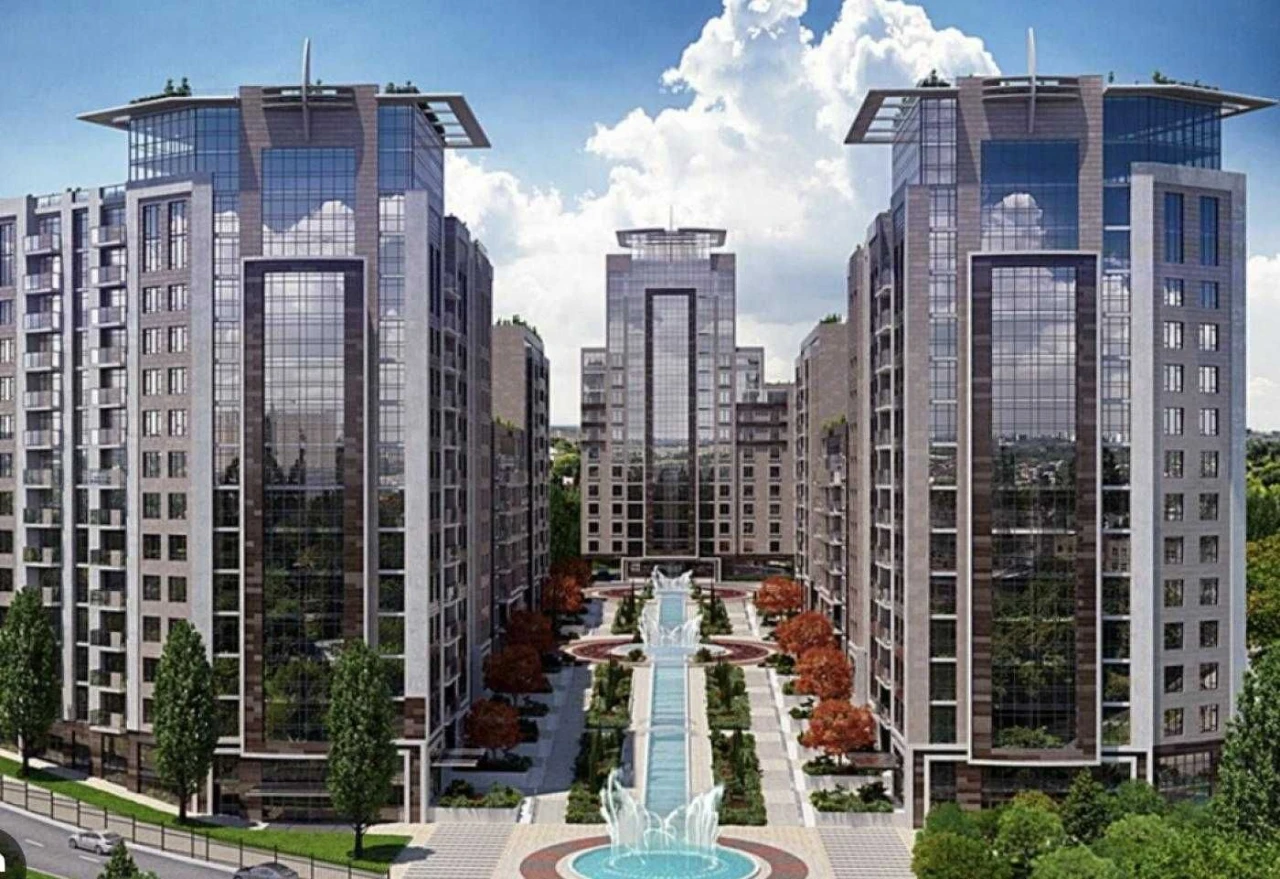 Sale of a 3-bedroom apartment 80m2 with new renovation in the residential complex Boulevard Fontan