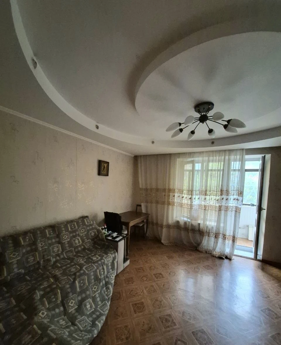 Продається 3-кімнатна квартира. Ольгіївський узвіз. Спецпроект.