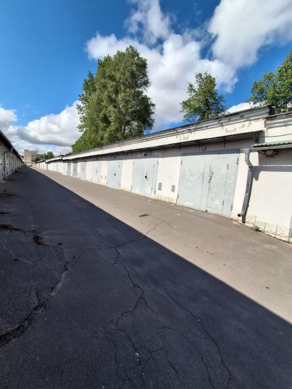Sale of garage in Novoskhyn