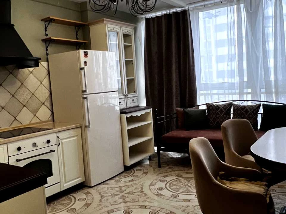 Apartment. Dragomannova st., Kyiv