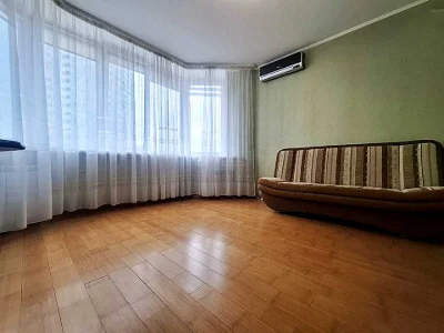 Квартира. Київ, проспект Миколи Бажана