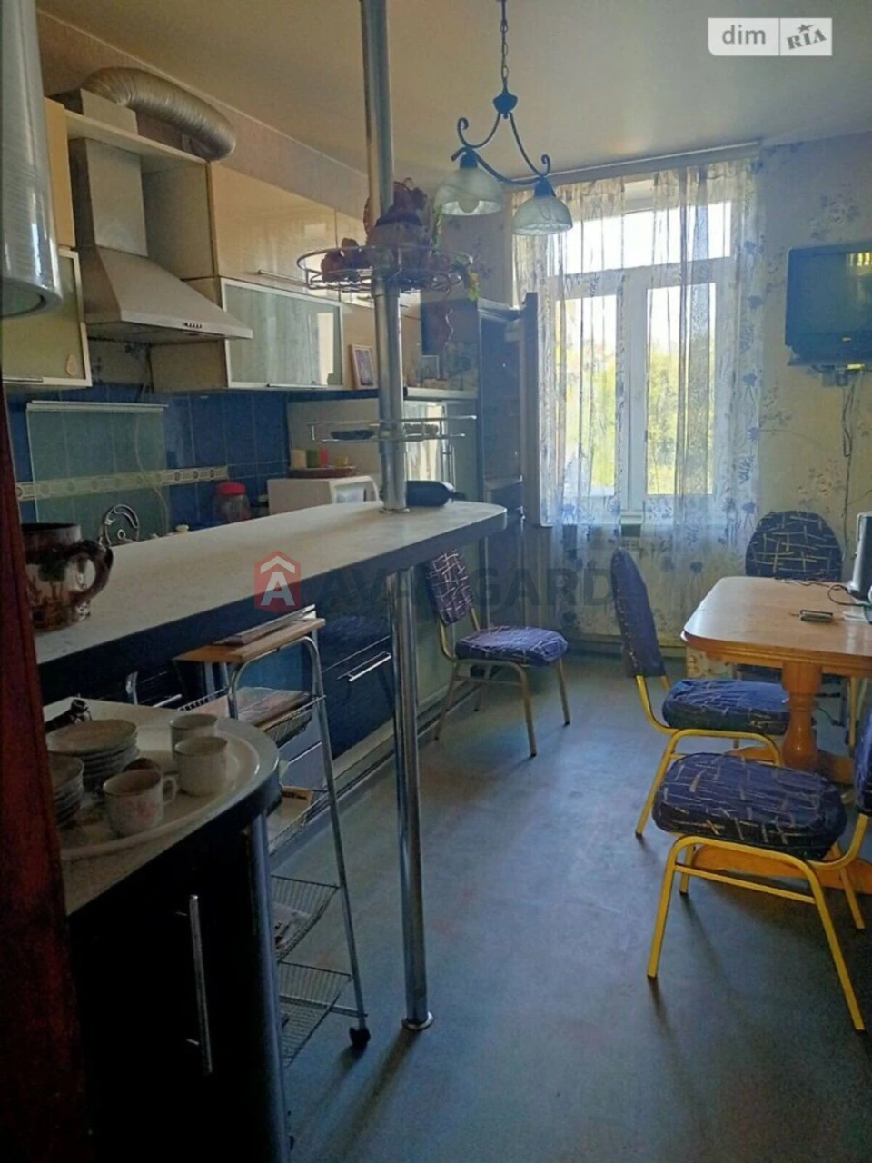 Продается 2-комнатная квартира на проспекте
