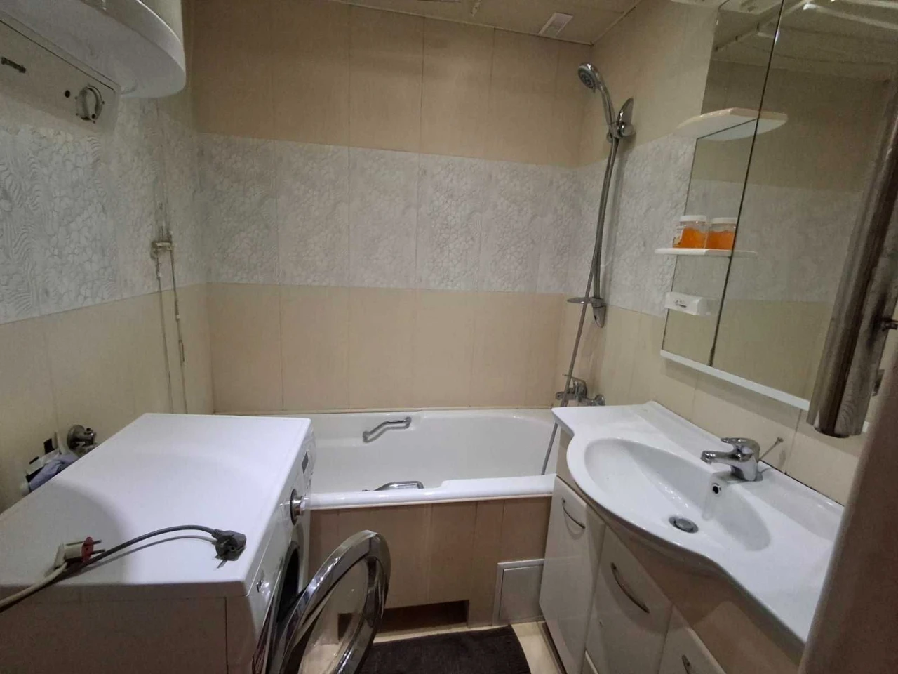 3-room apartment, ul. Ахматовой 19, Pozniaky, Kyiv. 67 sq.m.