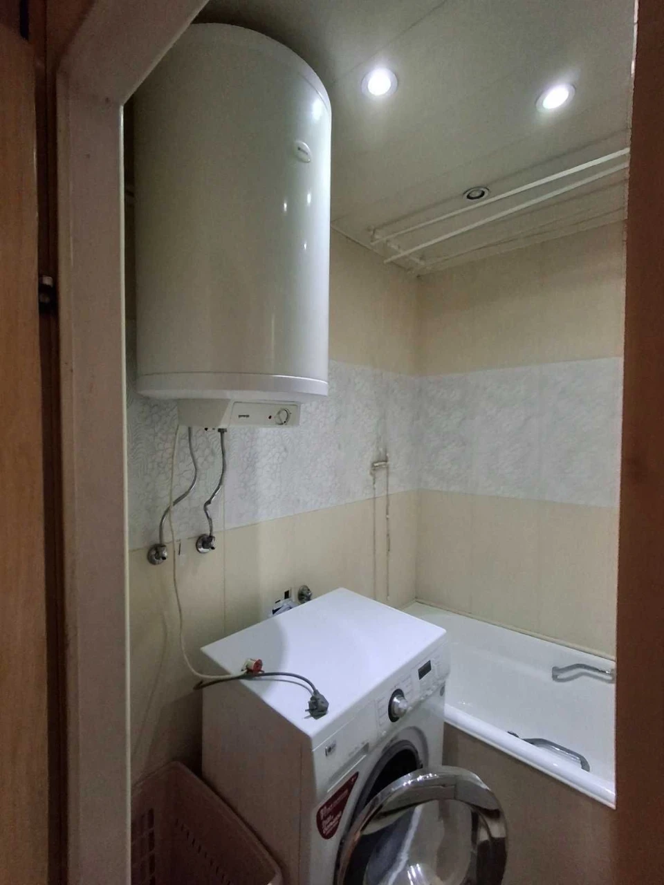 3-room apartment, ul. Ахматовой 19, Pozniaky, Kyiv. 67 sq.m.