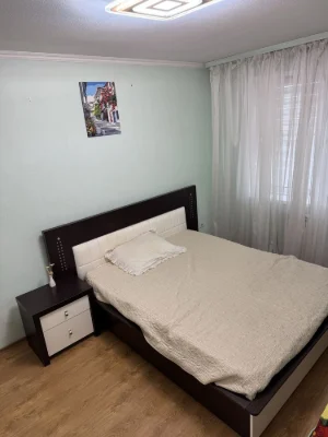 Продаж 2к квартири 58м² біля метро Чернігівська, цегляний бу