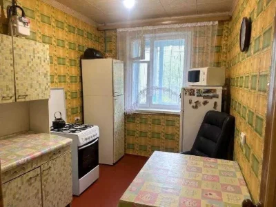 For Sale 2 room apartment 57 sq.m. in the Rogansky residential area, 92 Brigada Street, 3rd floor of a 9-story building.