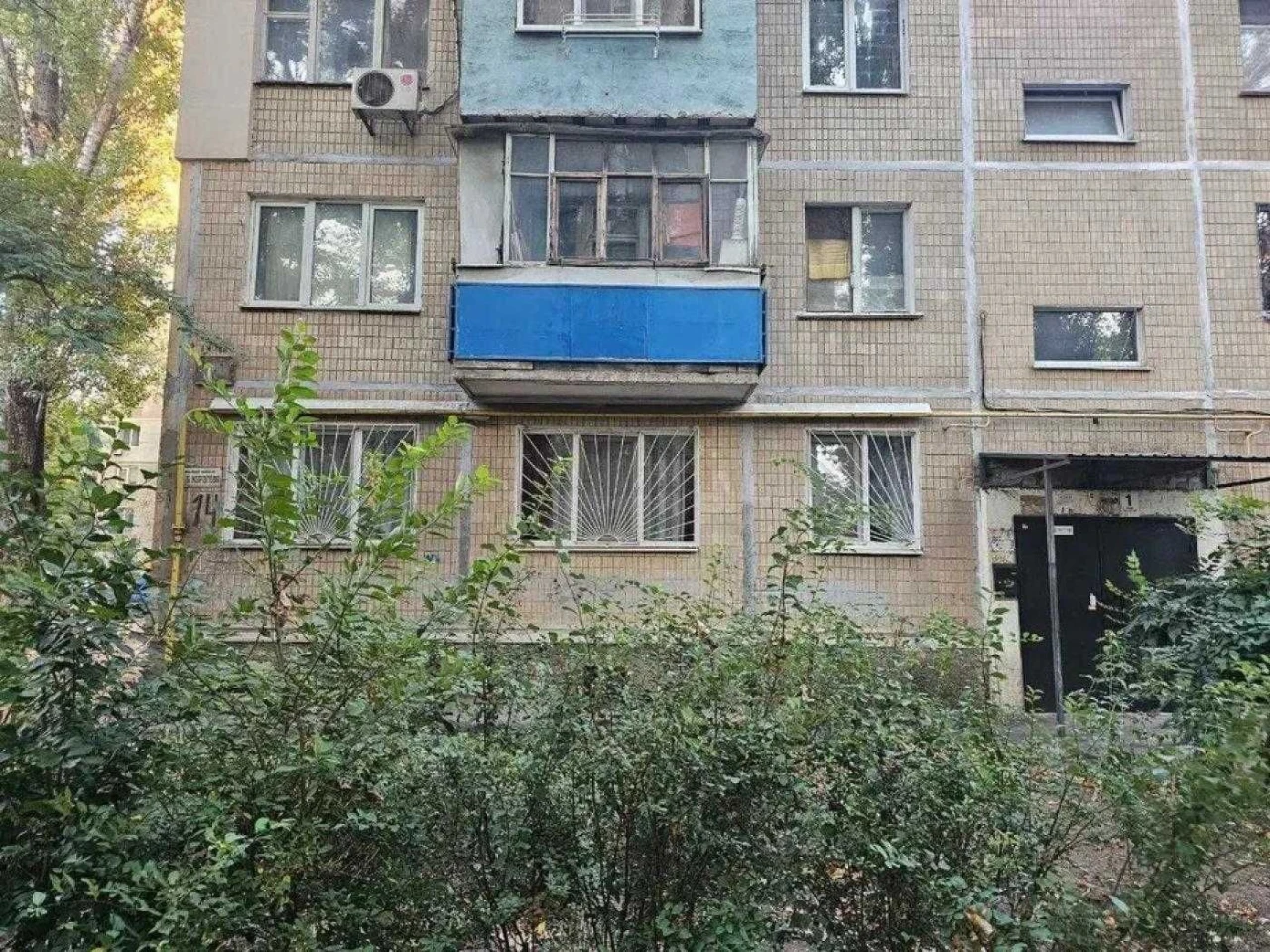 3 bedroom apartment on Queen Avenue, 13 Tram Line, Heavenly City