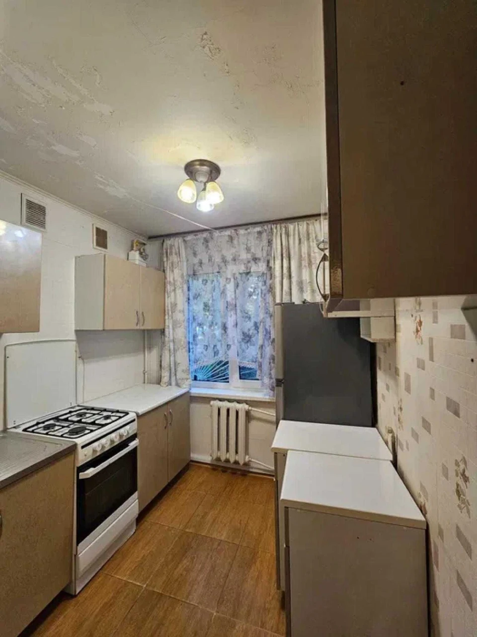 3 bedroom apartment on Queen Avenue, 13 Tram Line, Heavenly City