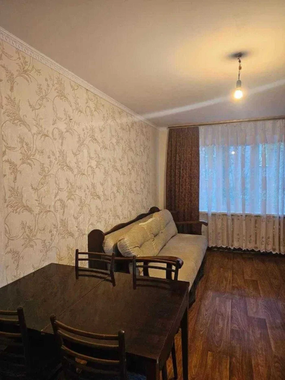 3 bedroom apartment on Queen Avenue, 13 Tram Line, Heavenly City