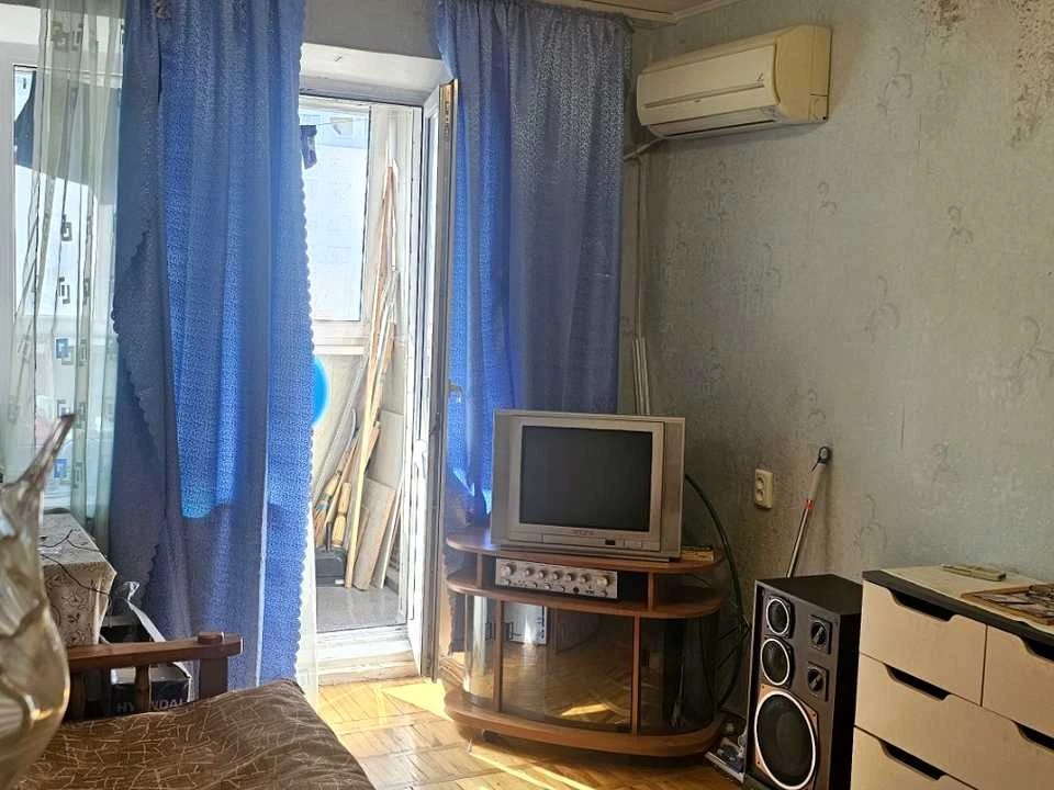 Apartment. Kharkiv Street, Kyiv