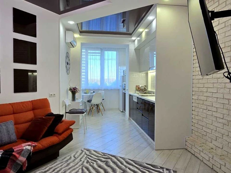 Apartment. Dnipro, Naberezhna Peremohy st.