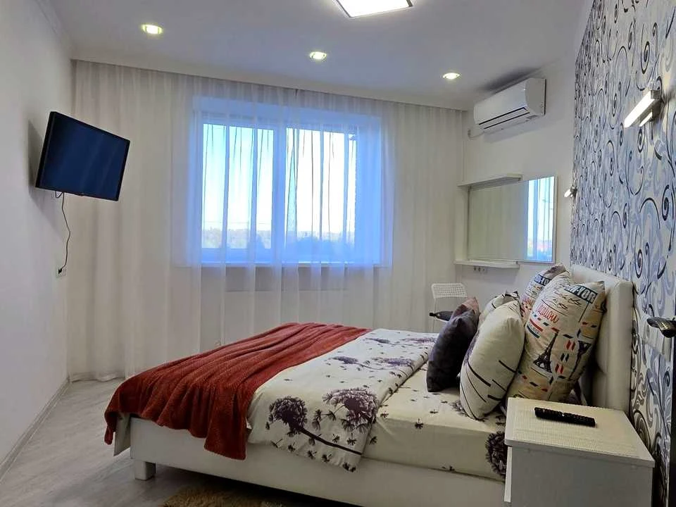 Apartment. Dnipro, Naberezhna Peremohy st.