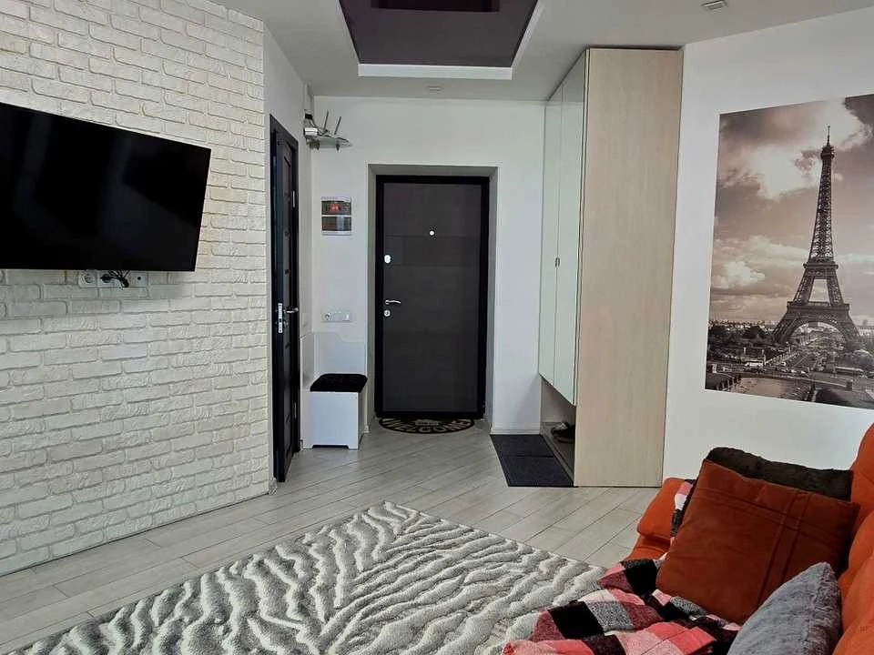 Apartment. Dnipro, Naberezhna Peremohy st.