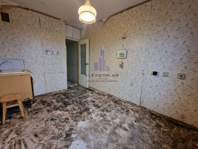 Sale of a one-room apartment on Serzh Liphary Street (Saburova),