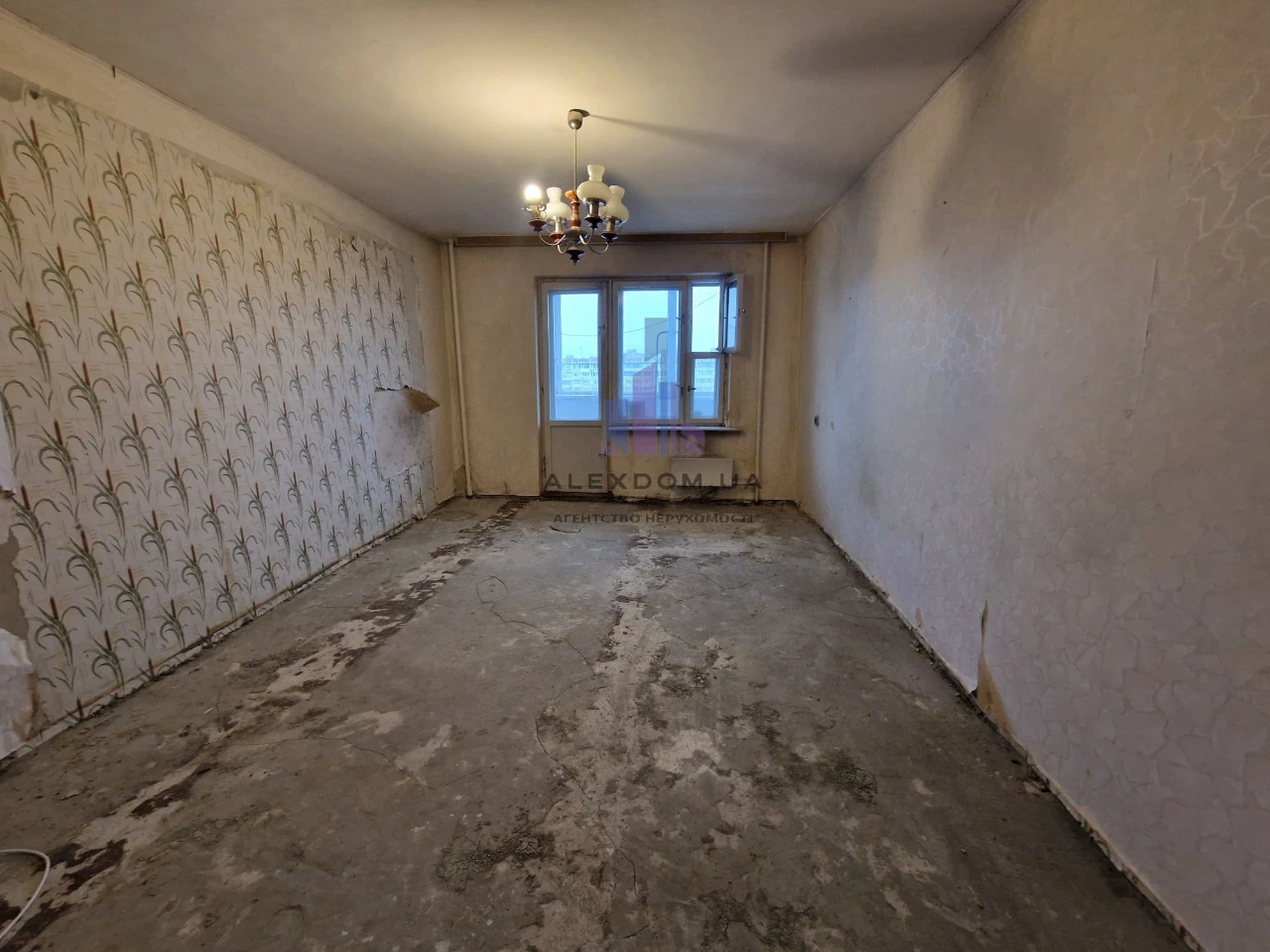 Sale of a one-room apartment on Serzh Liphary Street (Saburova),