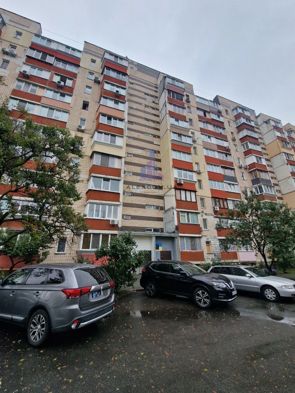 Sale of a one-room apartment on Serzh Liphary Street (Saburova),