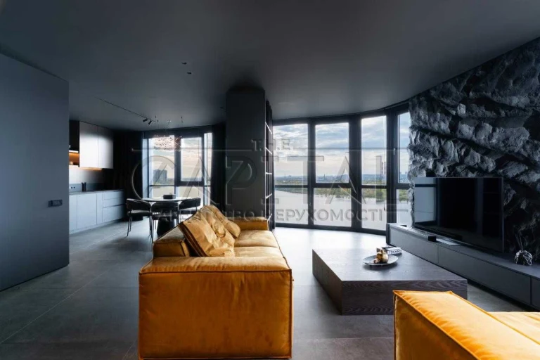 Sale of an exclusive designer apartment with an inverter in the Great ЖК