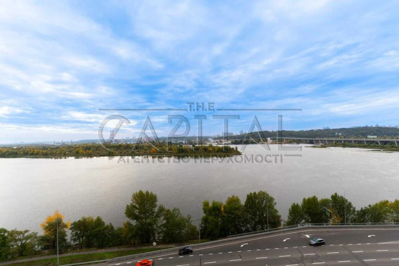Sale of an exclusive designer apartment with an inverter in the Great ЖК