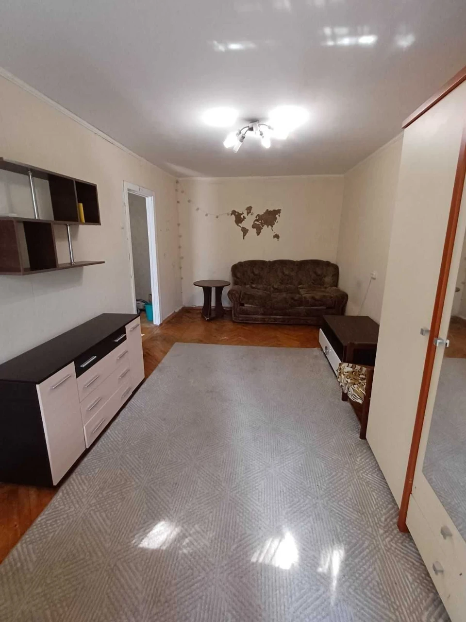 Selling 1-bedroom apartment near Kosmonavtiv Park, Segedska Street
