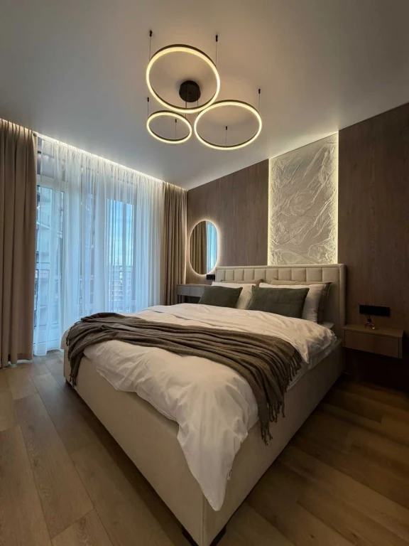 Modern 1-bedroom apartment! Family Plaza!