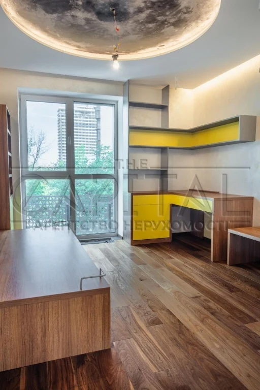 Spacious 3-bedroom designer apartment 135m2 in the Kvartet residential complex