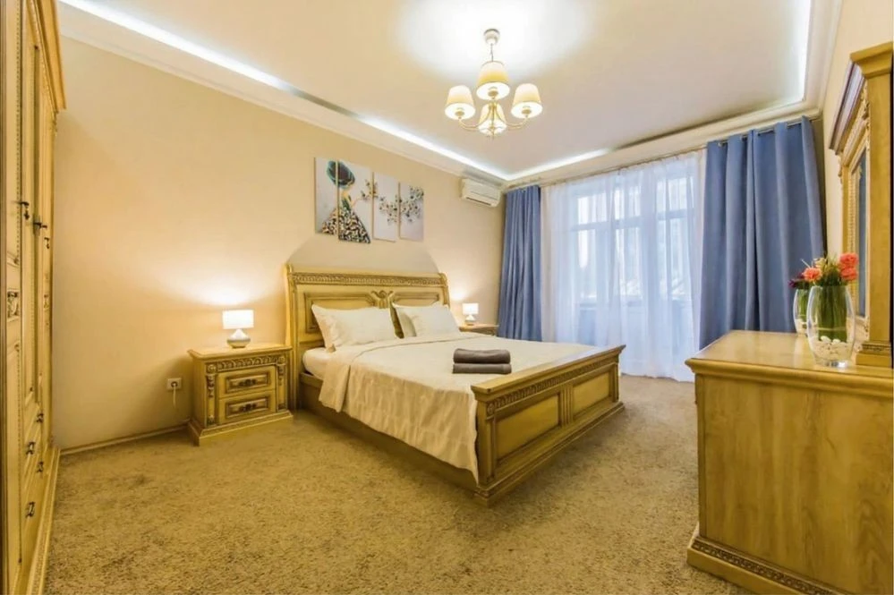 Sale / Apartment, Kyiv, Pechersk District, Baesyna Street