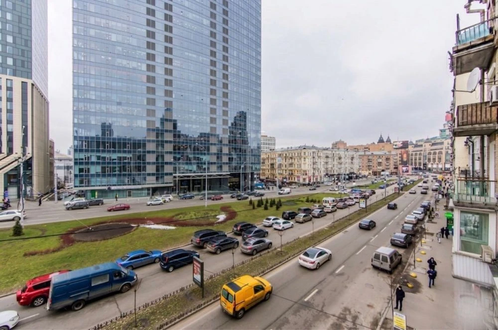 Sale / Apartment, Kyiv, Pechersk District, Baesyna Street