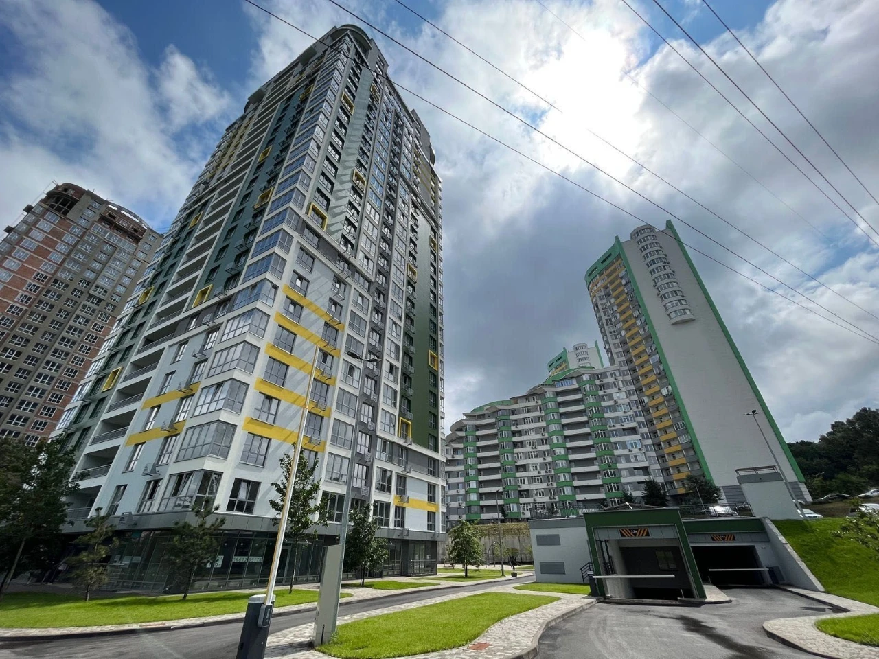 Owner. For Sale: Two 2-bedroom or 5-bedroom apartments (155m2) in the ЖК П