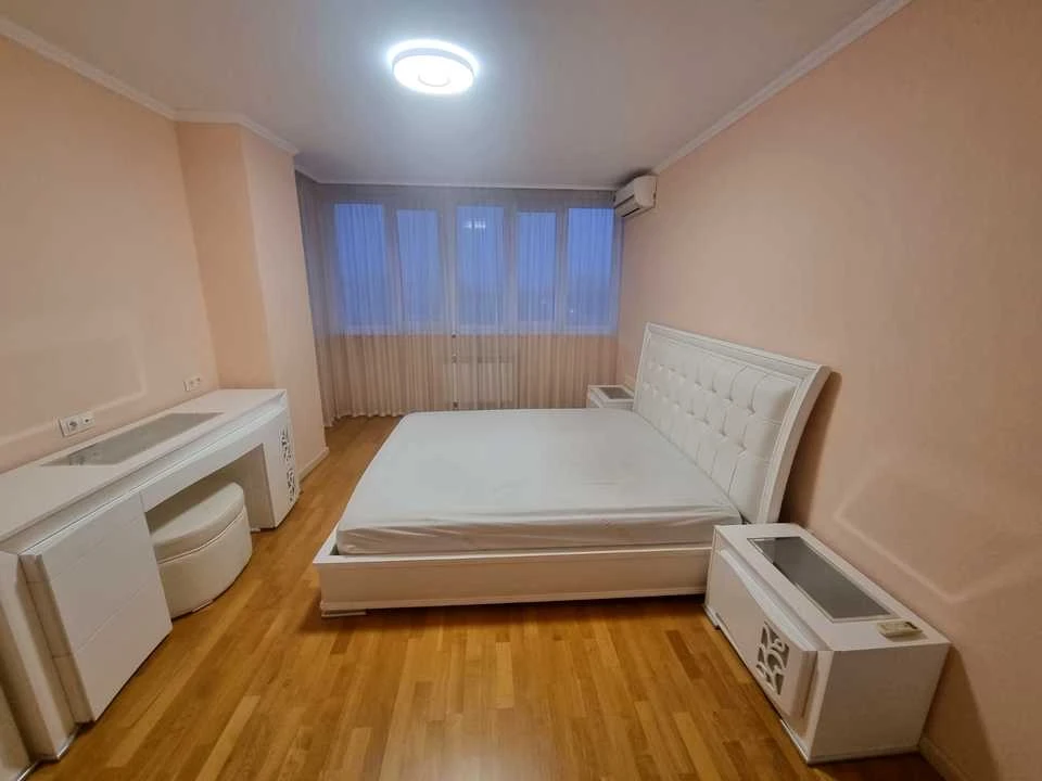 Квартира. Київ, вулиця Вадима Гетьмана