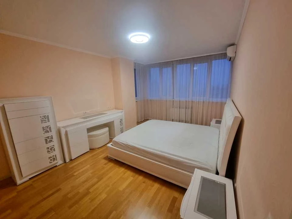 Квартира. Київ, вулиця Вадима Гетьмана