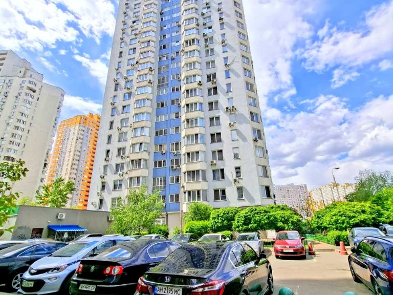 Квартира. Київ, вулиця Олени Пчілки