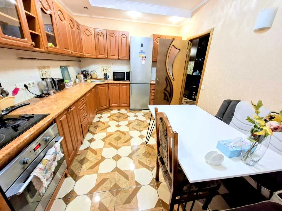Квартира. Київ, вулиця Олени Пчілки