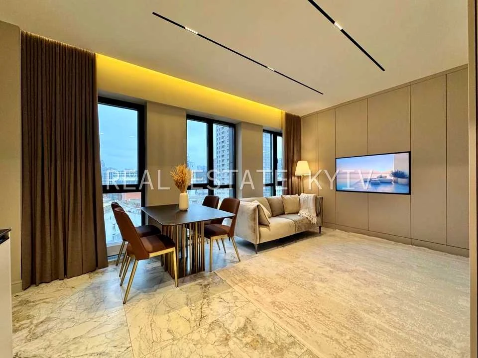 Apartment. Antonovicha st.