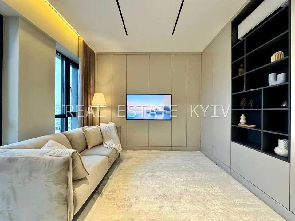 Apartment. Antonovicha st.