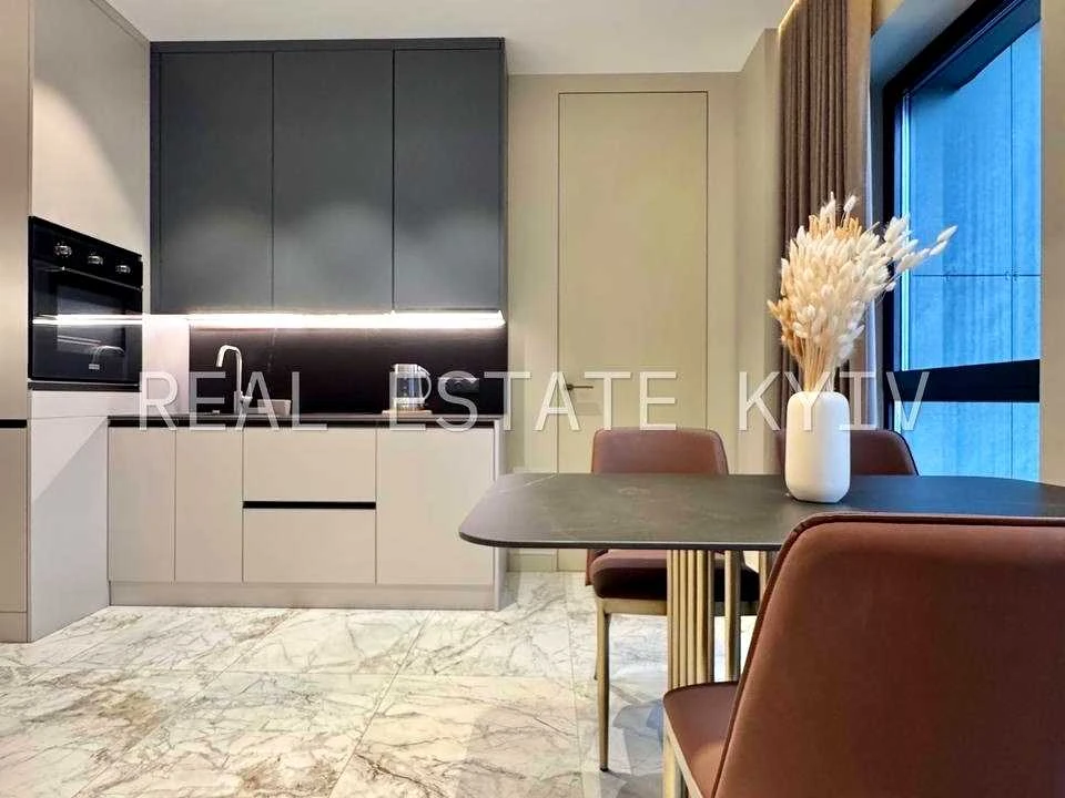 Apartment. Antonovicha st.