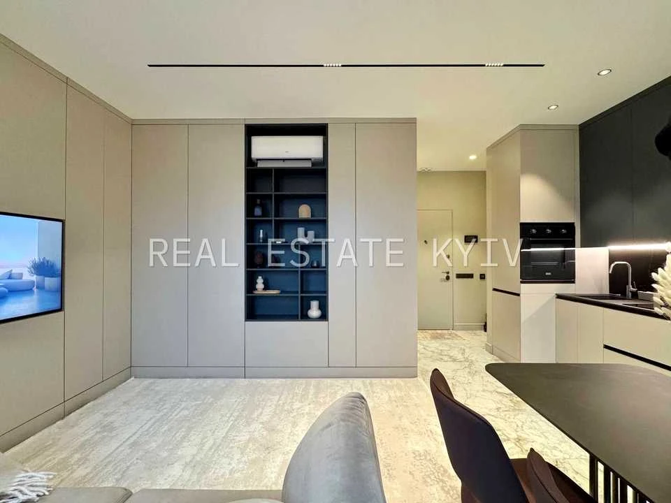 Apartment. Antonovicha st.
