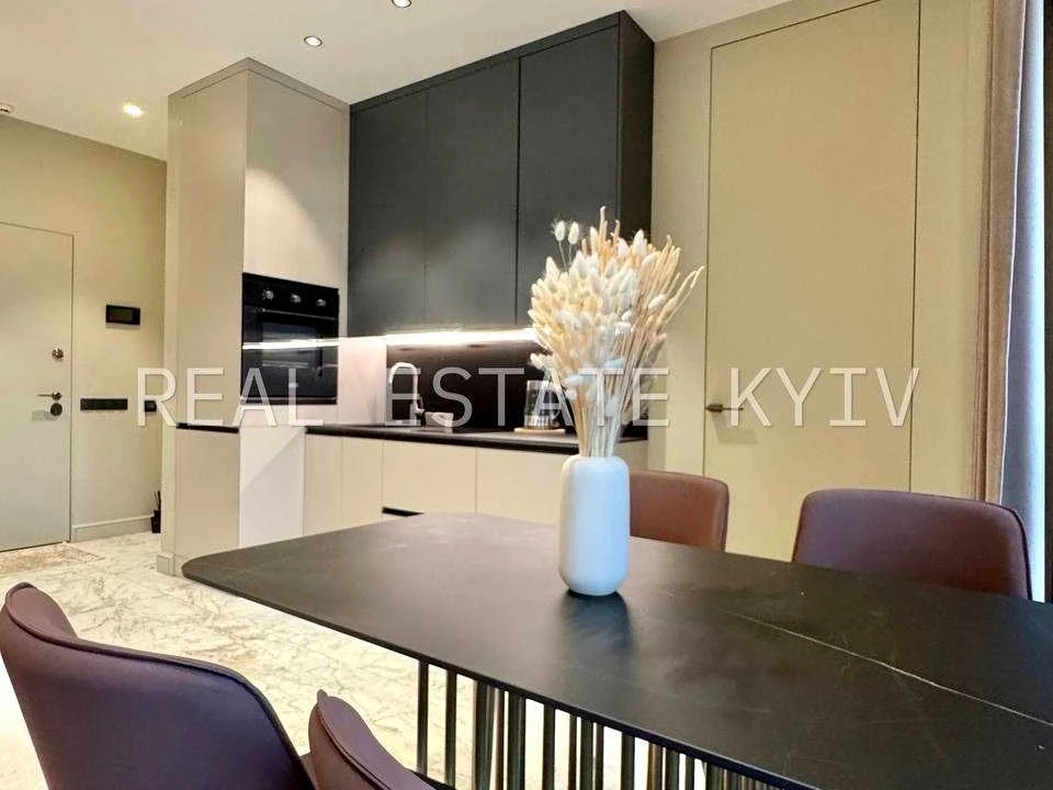 Apartment. Antonovicha st.