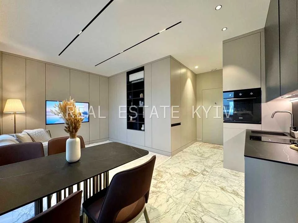 Apartment. Antonovicha st.